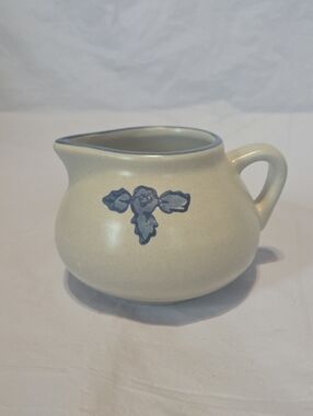 Pfaltzgraff Yorktowne Cream Pitcher Gravy Boat